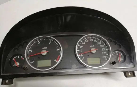Ford Mondeo Mk III Speedometer (instrument cluster) 1S7F10841 44ZU187