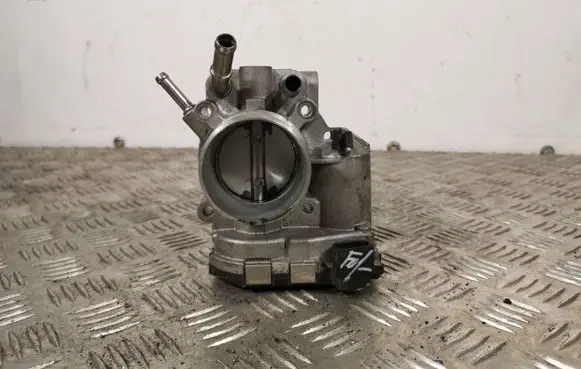 Hyundai i30 Electric throttle body valve 351002B150