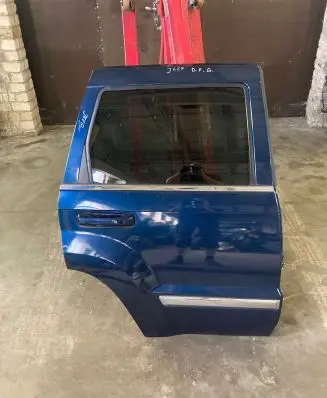 Jeep Grand Cherokee (WK) Rear door