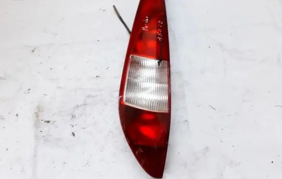 Ford Mondeo Mk III Rear/tail lights 1S7113405C 1S71-13405-C