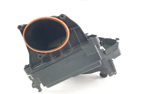 Mercedes-Benz CLA C117 X117 W117 Air filter box A2700900601