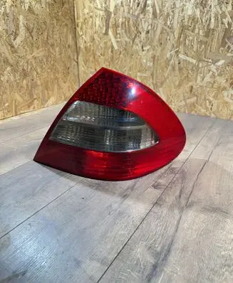 Mercedes-Benz E W211 Rear/tail lights A2118202664 334510 14061131