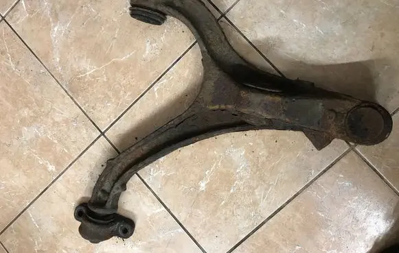 Jeep Grand Cherokee (WK) Front lower control arm/wishbone