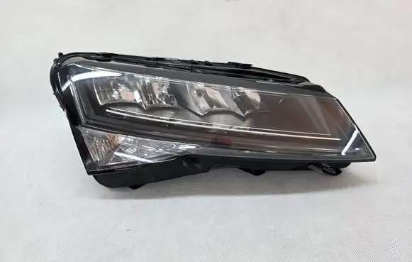 Skoda Superb B8 (3V) Headlight/headlamp 3V1941016C