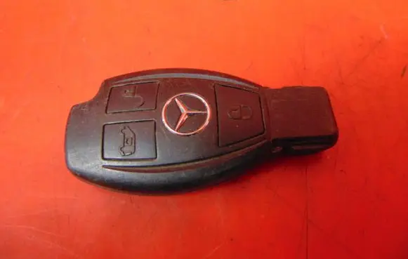 Mercedes-Benz E W211 Ignition key/card 