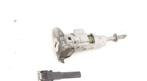 Volkswagen PASSAT B7 Ignition key/card 5781223