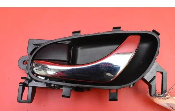 Nissan X-Trail T32 Front door interior handle 