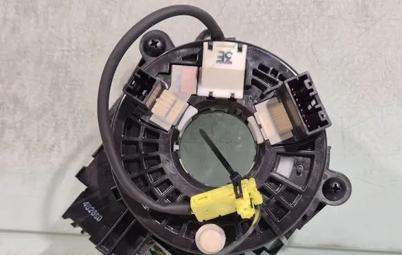 Nissan Juke I F15 Airbag slip ring squib (SRS ring)