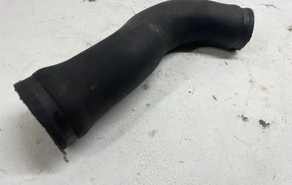 Audi A6 S6 C4 4A Intercooler hose/pipe 4A0145746E
