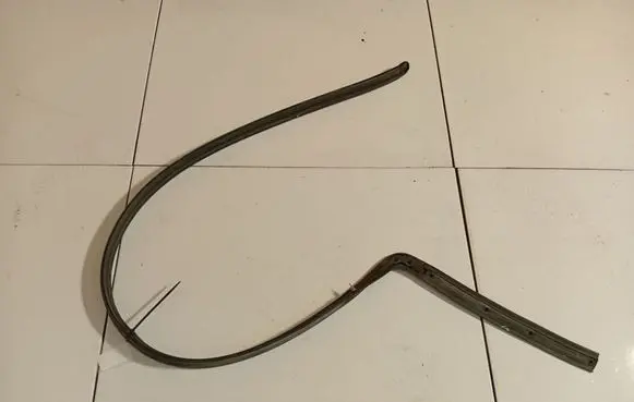 Opel Astra H Rubber seal front coupe door 13208909