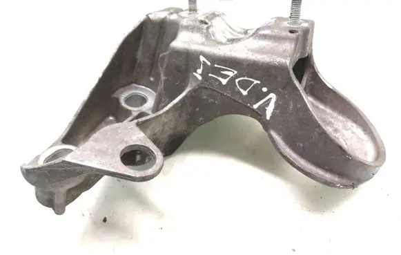 Audi A4 S4 B7 8E 8H Engine mounting bracket 8E0199352N