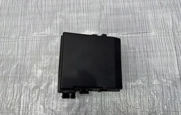 Mercedes-Benz X-class W470 Fuse box cover 00000