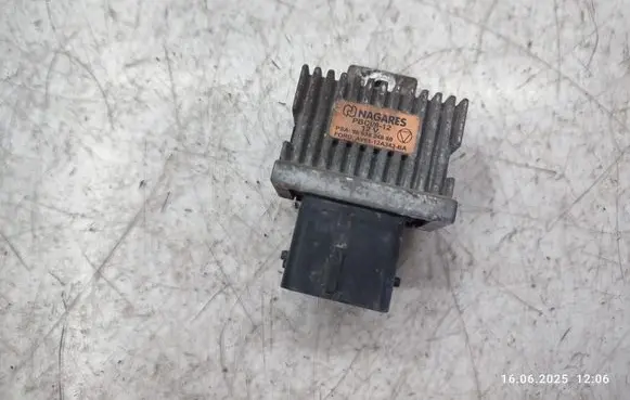 Peugeot 5008 Glow plug pre-heat relay 9663824880