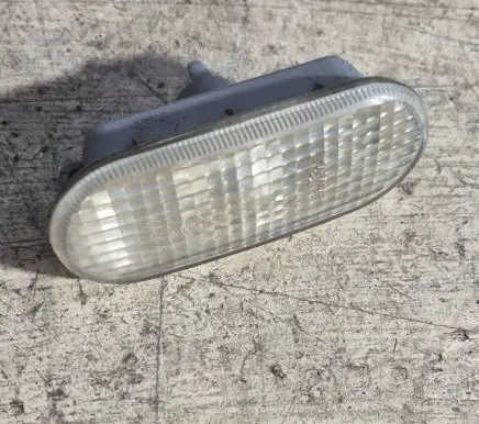 Volkswagen PASSAT B5 Front fender indicator light 1J5949117