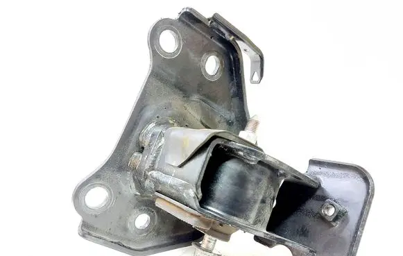 Lexus NX Engine mount bracket