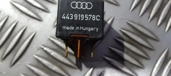 Volkswagen PASSAT B5 Other relay 443919578c 899519