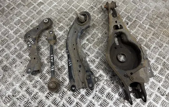 Toyota RAV 4 (XA50) Rear upper control arm/wishbone