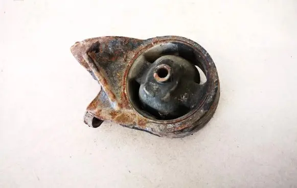 Hyundai Trajet Engine mount bracket 219313A100 21931-3A100