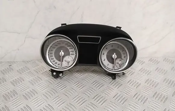 Mercedes-Benz GLA W156 Speedometer (instrument cluster) A1569009202