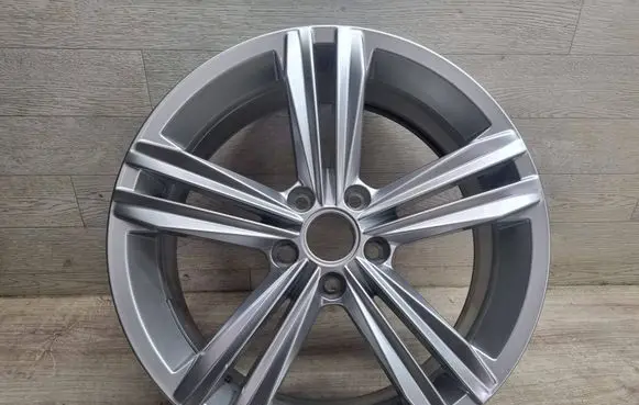 Volkswagen Tiguan R18 alloy rim 5NA601025M