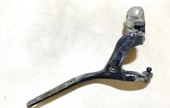 Mercedes-Benz E W211 Tailgate/trunk/boot hinge