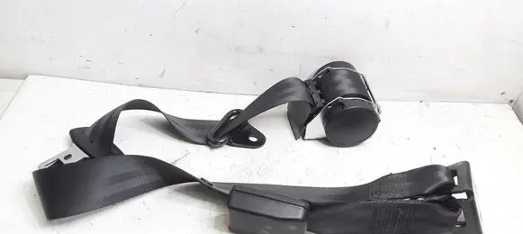 Nissan Primera Middle seatbelt (rear) 88843av820