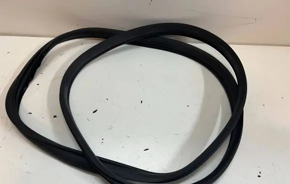 Mazda 2 Rubber seal rear door 