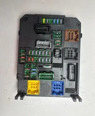 Peugeot 508 Fuse module 9665547580 S180121004G BSIQ0400