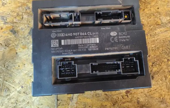 Volkswagen Touareg II Comfort/convenience module 4H0907064CL 5DK01056553 00002001B