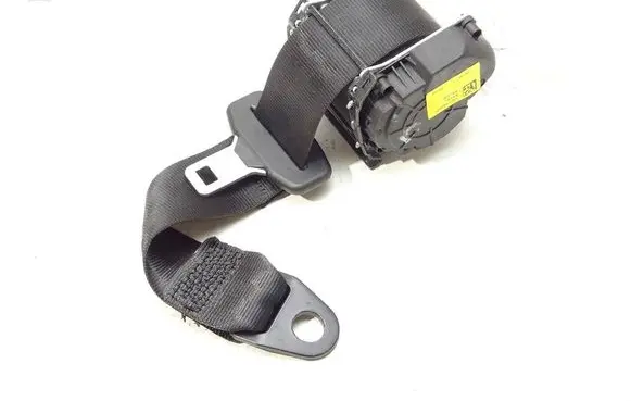 Rear seatbelt