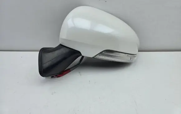 Toyota Prius (XW30) Front door electric wing mirror E4022865