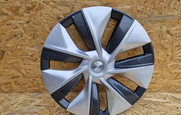 Tesla Model Y R19 wheel hub/cap/trim 104423500C
