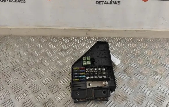 Land Rover Freelander Fuse box set YQE103530