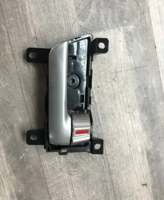 KIA Sorento Front door interior handle 826232P000