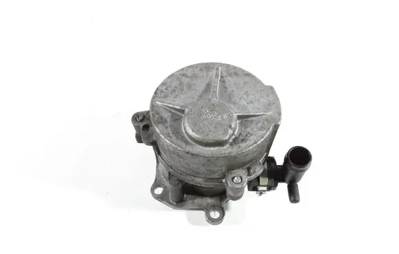 Suzuki Grand Vitara II Vacuum pump D163451323 D163 451323