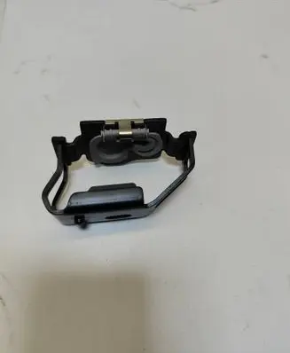 Audi Q7 4M Parcel shelf load cover mount bracket 4M0861736