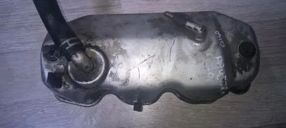 Mitsubishi Pajero Rocker cam cover 