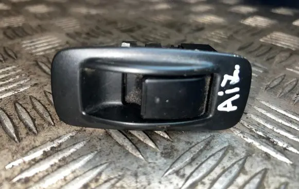 Toyota Corolla Verso AR10 Electric window control switch