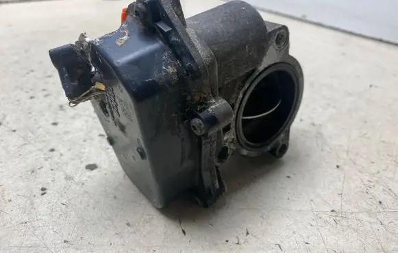 Volkswagen Golf VI Throttle valve 03L128063J 142013872