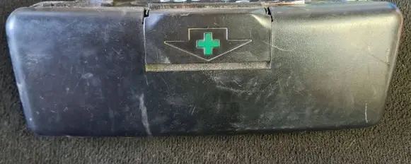 BMW 5 E39 First aid kit 