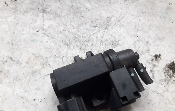 Toyota Avensis T250 Vacuum valve 258190R010