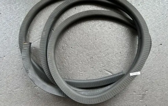 Nissan Patrol Y60 Rubber seal front coupe door 7692106J01