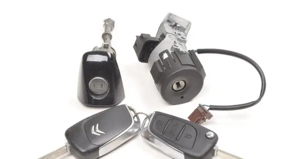 Citroen C4 II Ignition lock 9665975480