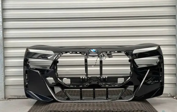 BMW 7 G70 Front bumper