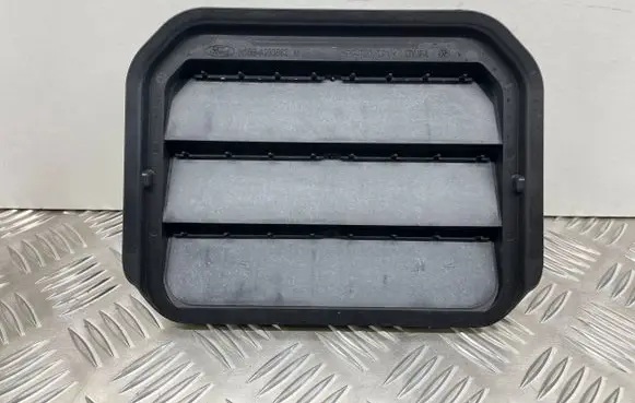 Ford Focus Quarter panel pressure vent H1BBA280B62AB