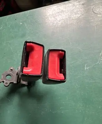 Volkswagen Golf VII Middle seatbelt buckle (rear) 8V0857739A 14042015