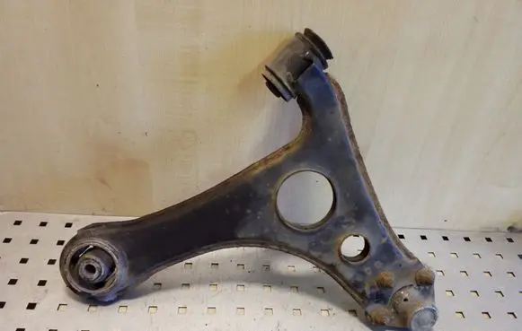 Front lower control arm/wishbone