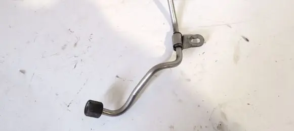 Nissan Juke I F15 Fuel injector supply line/pipe