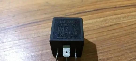 Volkswagen Golf II Other relay 191955529 5wk1704