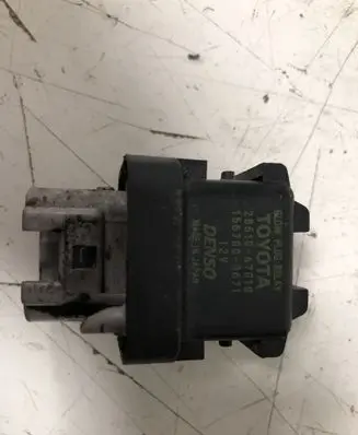 Toyota Avensis T250 Glow plug pre-heat relay 2861067010 1567000671
